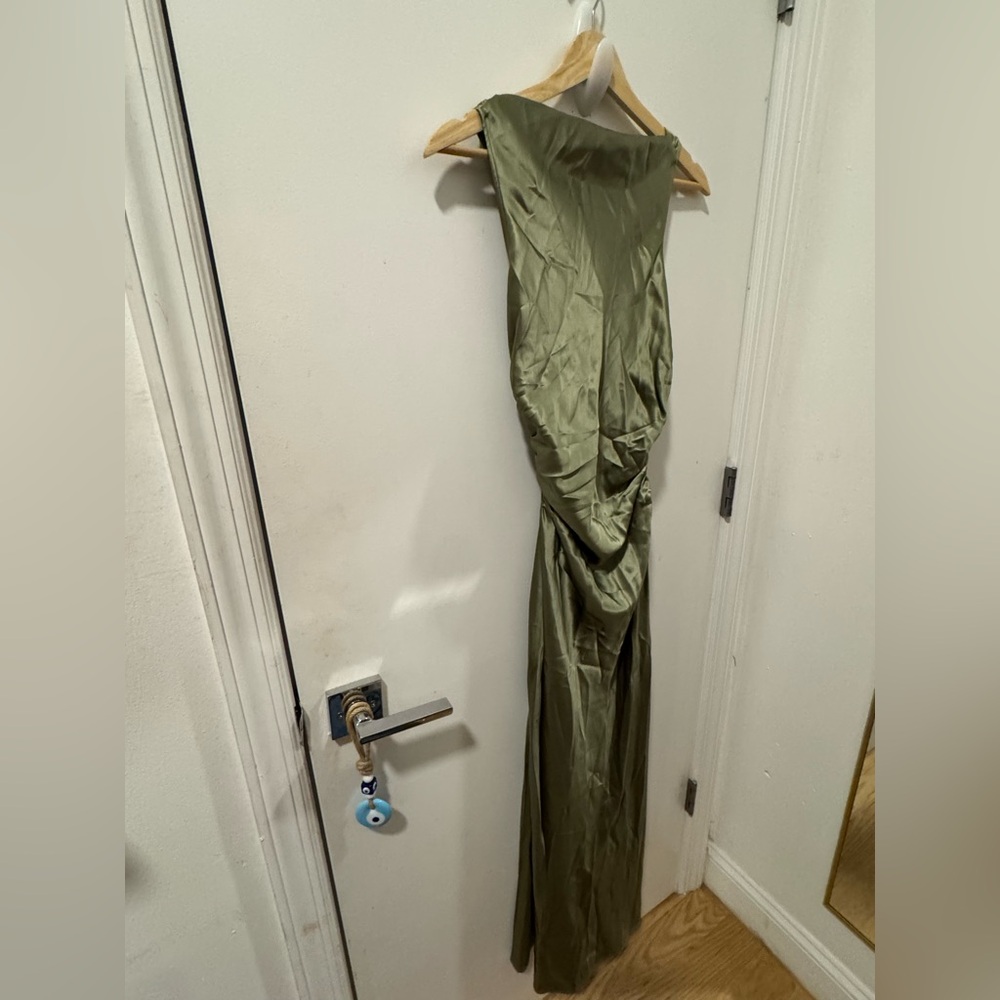 Nwt reformation cassette silk dress in artichoke / size 4 - Picture 7 of 8
